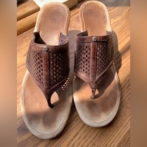 UGG Sandel Wedge Brown Leather Slip On Women Shoes Size 8.5 Summer Footwear